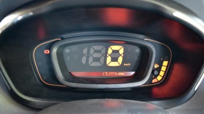 Renault Kwid 1.0 MT digital cluster First Drive Review