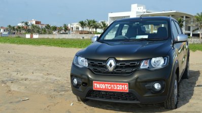 Renault Kwid 1.0 MT front quarter left First Drive Review