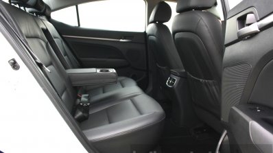 2016-hyundai-elantra-rear-seat-space-review