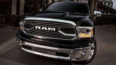 2016 Ram 1500 Limited front fascia