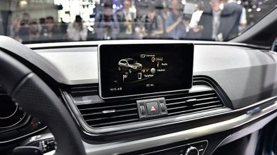 2017 Audi Q5 centre console