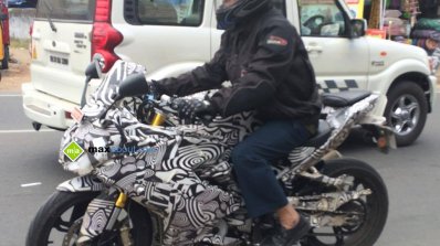 TVS Akula 310 (TVS Apache RTR 300) side profile spy shot