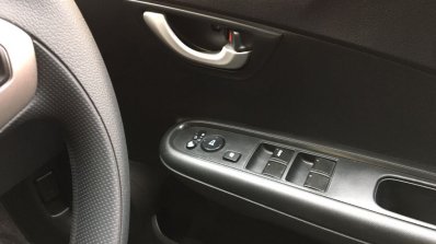 2016 Honda Brio (facelift) door panel image