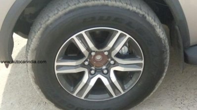2016 Toyota Fortuner alloy spied uncamouflaged India
