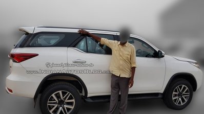 2016 Toyota Fortuner side reaches dealerships