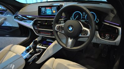 2017 BMW 5 Series (BMW G30) interior dashboard