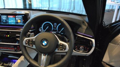2017 BMW 5 Series (BMW G30) steering wheel