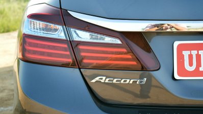 2017 Honda Accord Hybrid accord badge review