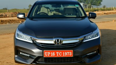 2017 Honda Accord Hybrid front review