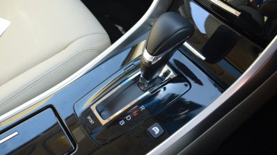 2017 Honda Accord Hybrid gear selector review