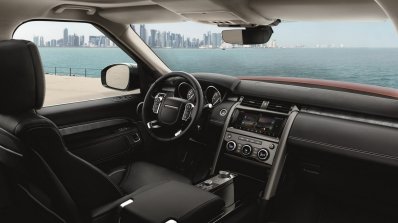 2017 Land Rover Discovery interior