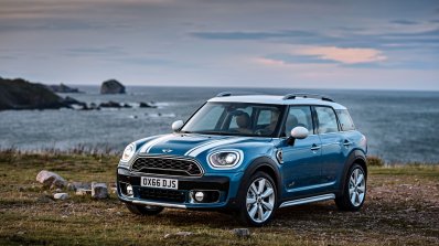 2017 MINI Countryman front three quarters