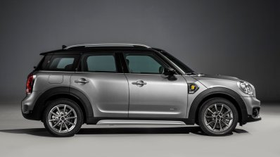 2017 MINI Countryman plug-in hybrid profile