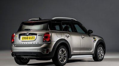 2017 MINI Countryman plug-in hybrid rear three quarters