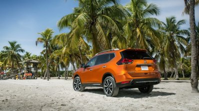 2017 Nissan Rogue (facelift) rear three quarters
