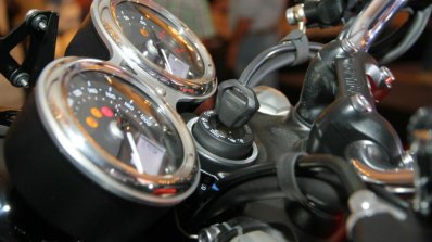 2017 Triumph Bonneville T100 instrument panel side view