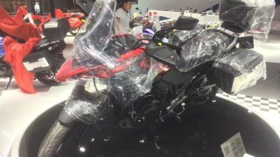 Suzuki DL250 (V-Strom 250) concept red front three quarters left side