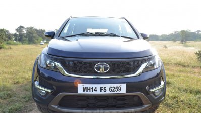 Tata Hexa XT MT front Review