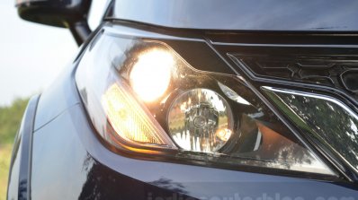 Tata Hexa XT MT headlight ON Review
