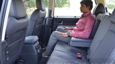 Tata Hexa XT MT rear legroom Review