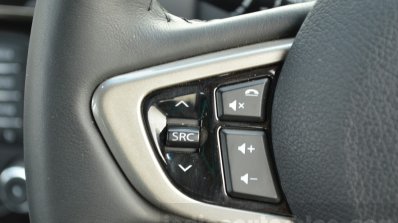 Tata Hexa XT MT steering controls Review
