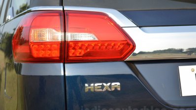 Tata Hexa XT MT taillight Review