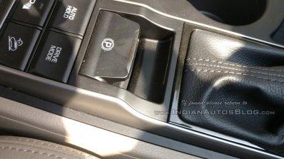 2016 Hyundai Tucson parking brake spied dealership