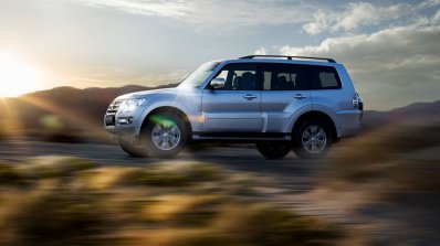 2016 Mitsubishi Montero left side