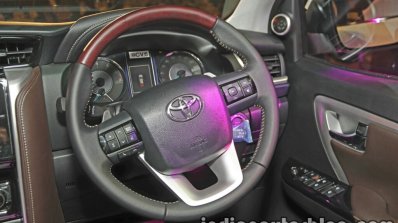 2016 Toyota Fortuner steering wheel launch