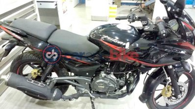 2017 Bajaj Pulsar 220F profile