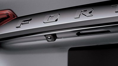 2017-toyota-fortuner-for-dubai-rear-camera