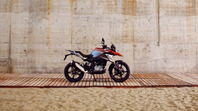 BMW G 310 GS side press image