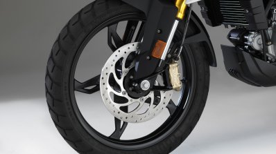 BMW G 310 GS wheel press image