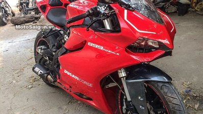 Benelli TNT 300 Ducati lookalike front three quarter