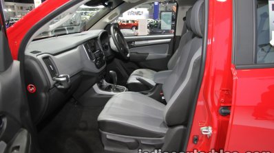 Chevrolet Colorado Z71 front seats at 2016 Thai Motor Expo