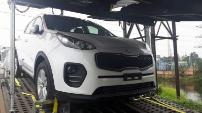 Kia Sportage front three quarters spy shot