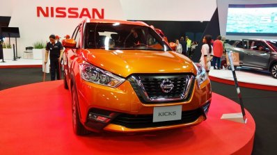 Nissan Kicks front at 2016 Bogota Auto Show second image