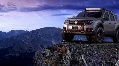 Renault Duster Extreme Concept front three quarters standstill