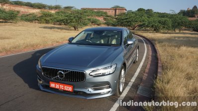 volvo-s90-front-three-quarter-right-review