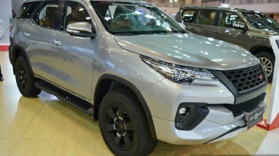 2016 Toyota Fortuner TRD front three quarter in Oman