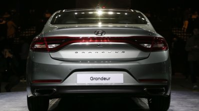 2017 Hyundai Grandeur rear unveiled