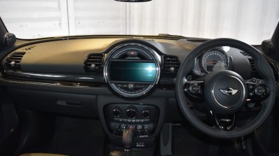 2017 MINI Clubman Cooper S with options dashboard