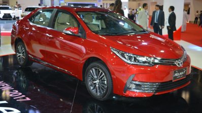 2017 Toyota Corolla (facelift) front three quarter in Oman