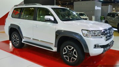 2017 Toyota Land Cruiser TRD front three quarter in Oman