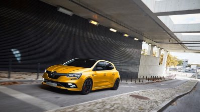 2018 Renault Megane RS front three quarters in motion rendering