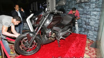 Bajaj Dominar 400 front three quarter