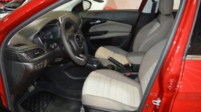 Dodge Neon front cabin Motorshow Focus