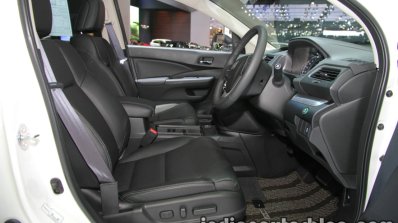 Honda CR-V Special Edition front seats at 2016 Thai Motor Expo