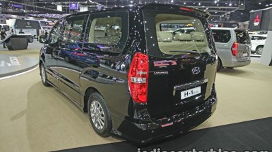 Hyundai H-1 Elite+ rear three quarters at 2016 Thai Motor Expo