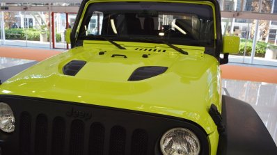 Jeep Wrangler Rubicon with MoparONE pack hood at 2016 Bologna Motor Show
